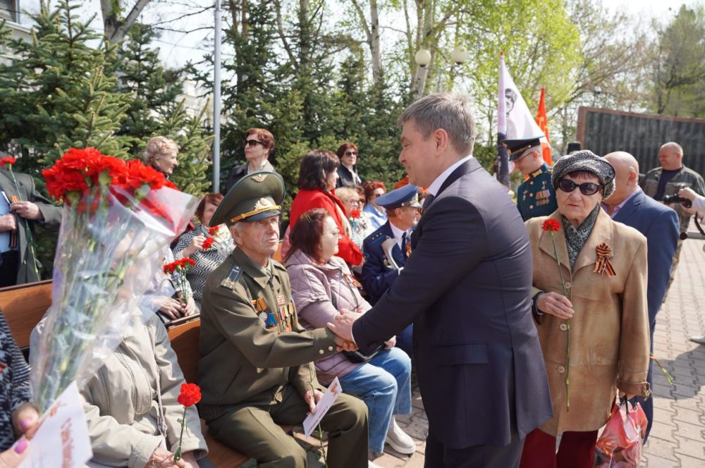  :                -,   1941-1945 ,       5-  ...