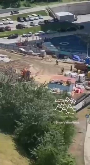 Порыв канализации произошел на Снеговой Пади