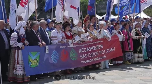 Константин Шестаков: 15 юным приморцам вручили их первые паспорта в День России во Владивостоке