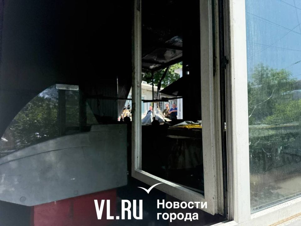 На блошином рынке между Луговой и Спортивной загорелось халяльное кафе