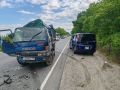 На шаморовской трассе столкнулись минивэн и мусоровоз