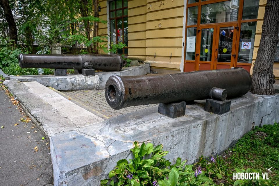             XIX 