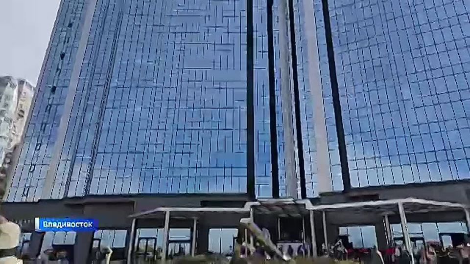 Приморские пожарные установили рекорд по скоростному подъему на 41-й этаж