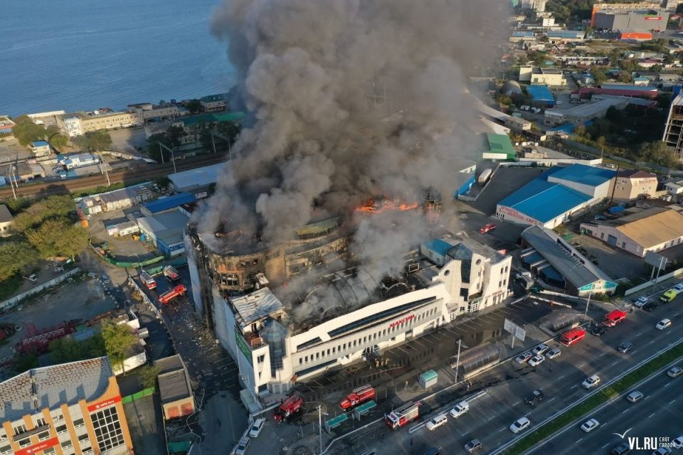 6 лет назад, в сентябре 2019 года, произошёл крупный пожар – на площади более 1000 кв. м выгорел торговый центр «Максим» на остановке «Постышева»