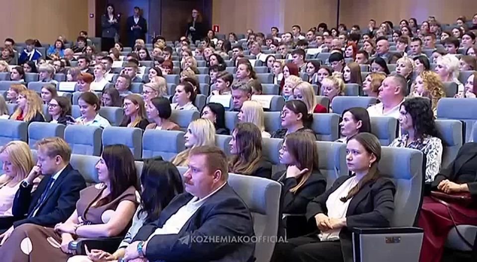 Более 2 тысяч педагогов и мастеров производственного обучения готовят кадры для Приморья
