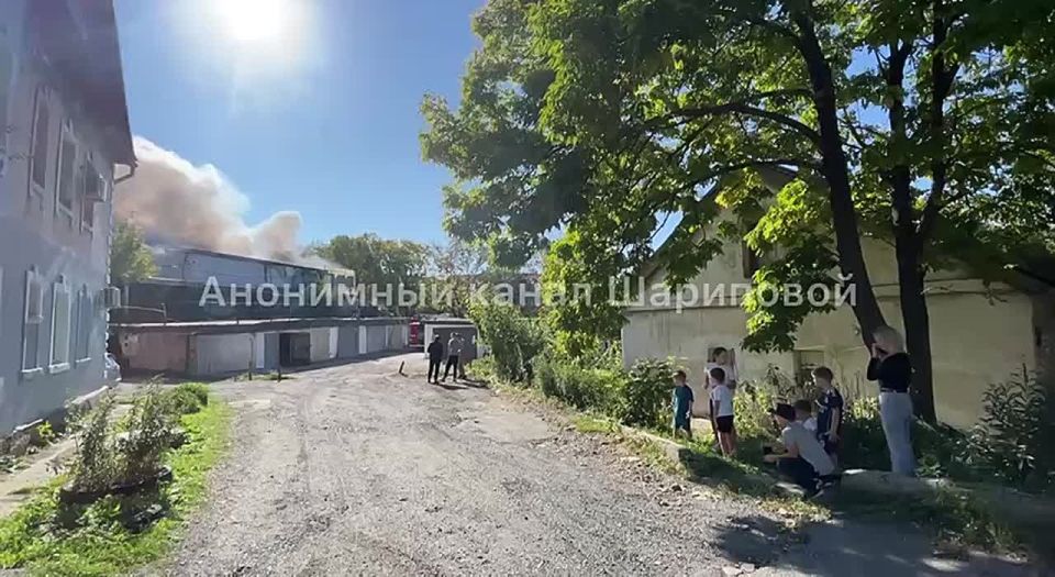 В Находке вспыхнул пожар на крытом катке «Дельфин»