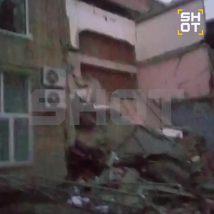 Здание колледжа обрушилось во Владивостоке