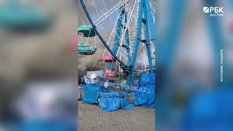 Пожар произошёл в кафе возле парка аттракционов «Карусель» во Владивостоке