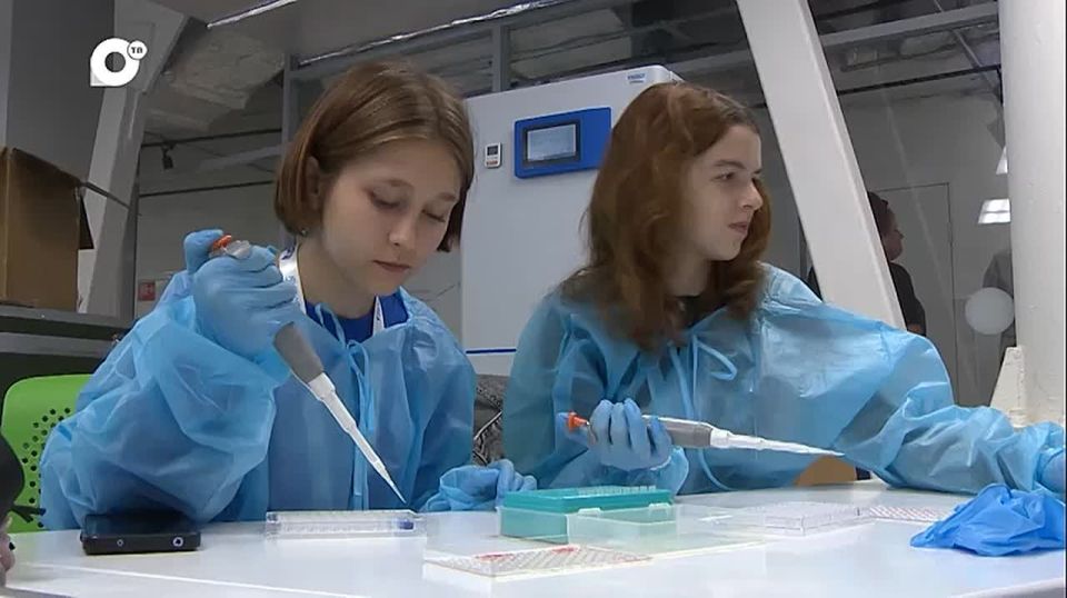 Юные учёные из Тореза приехали во Владивосток для участия в «Университетской смене»