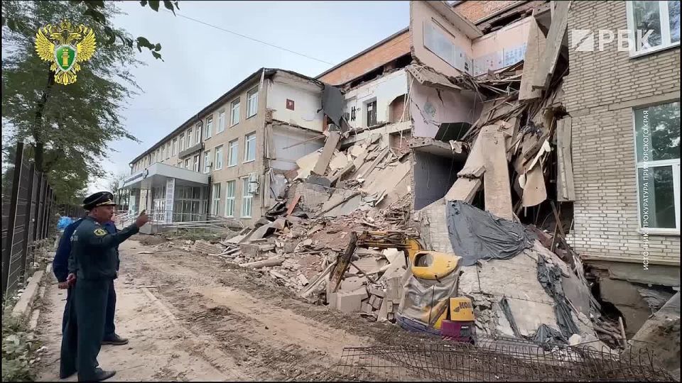 Здание колледжа частично обрушилось во Владивостоке, сообщила региональная прокуратура