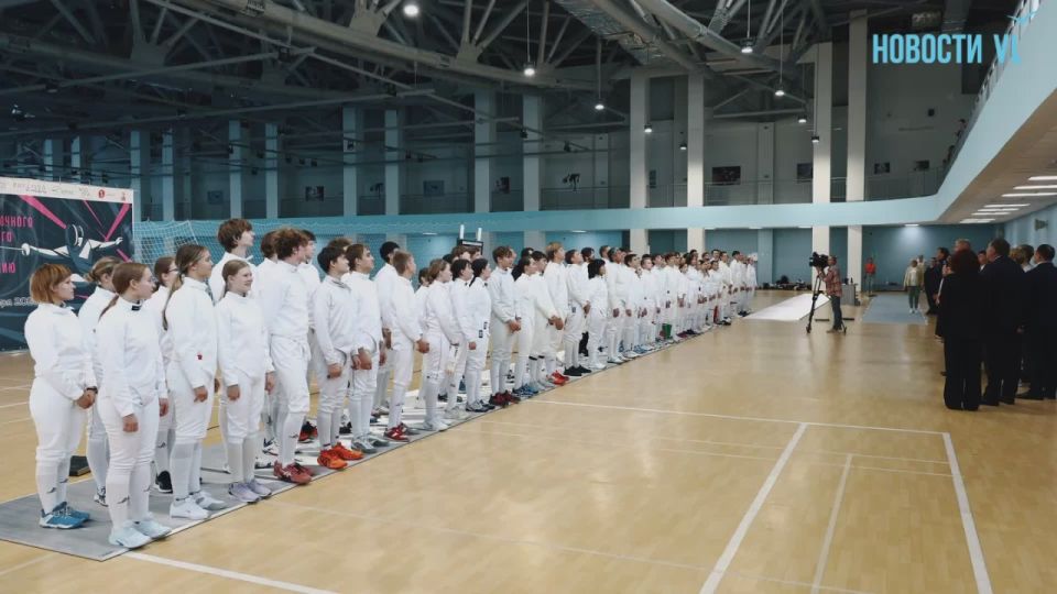 Техника против настроя: на острове Русском проходит чемпионат ДФО по фехтованию