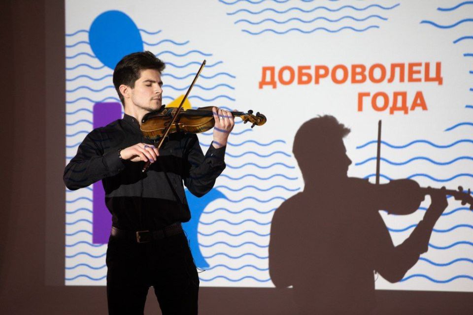 Активные представители добровольчества во Владивостоке могут подать заявку на получение премии «Доброволец года», сделать это следует до 3 ноября