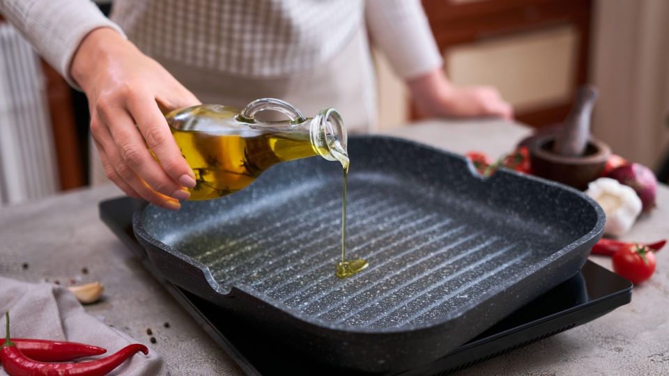 Забудьте о потеках на бутылке с маслом: сделайте с емкостью вот что