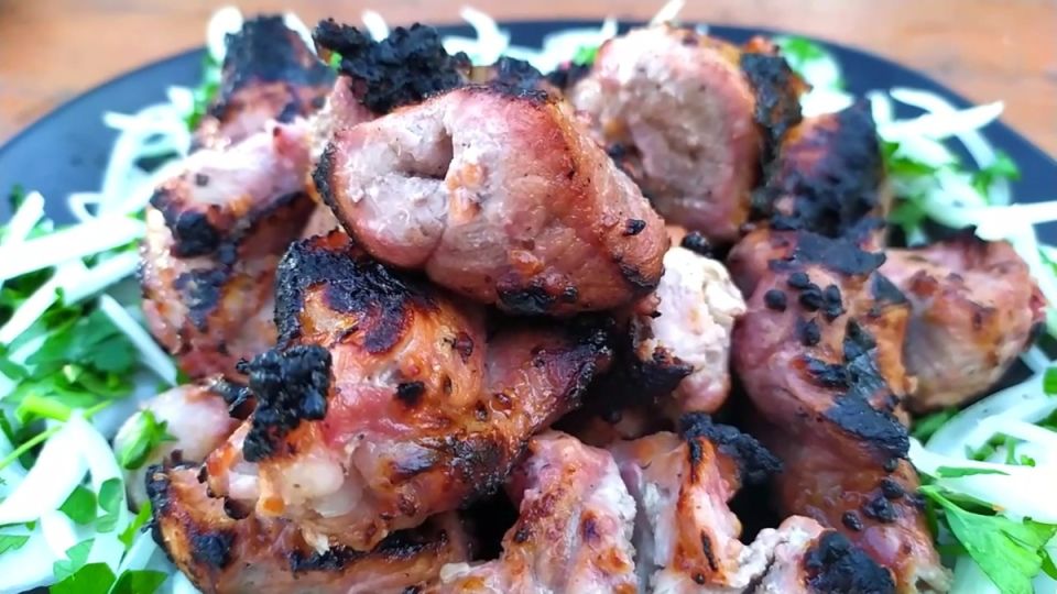 Шашлык по-новому: маринад из красной смородины для идеального вкуса