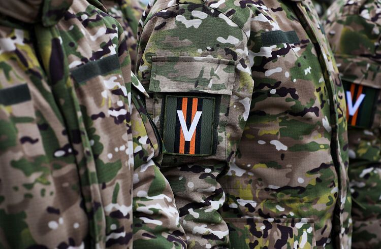 В Приморском крае для тех, кто заключил контракт c 13 октября 2025 года на участие в СВО, увеличен размер материальной единовременной выплаты