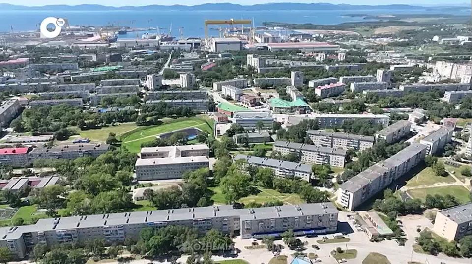 Губернатор Олег Кожемяко провёл выездное совещание в Большом Камне