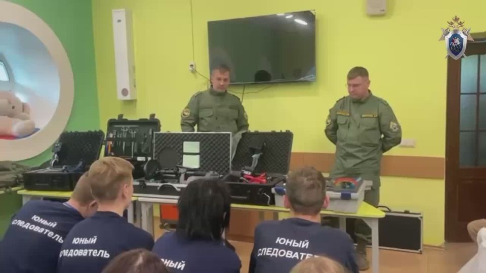 СКР Приморья продолжает рассказывать о занятиях смены «Юный следователей» в ВДЦ «Океан»
