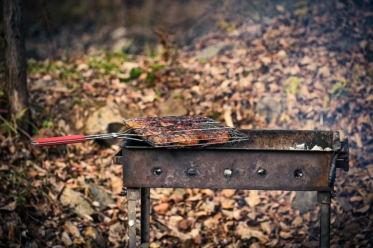 Осенняя пора в Приморье, известная своей красотой, несет в себе и повышенную опасность возникновения природных пожаров