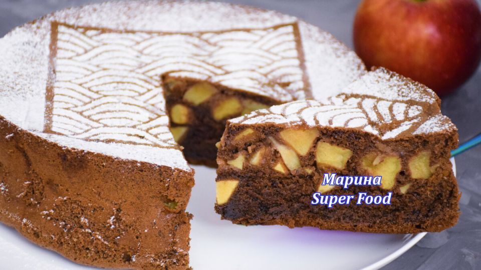 Шоколадная шарлотка с яблоками: кулинарная изюминка для домашнего чаепития