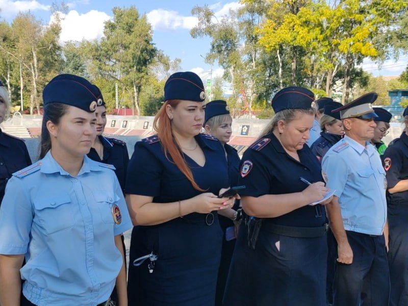 В Артеме состоялся общегородской инструктаж сотрудников полиции и представителей народной дружины, заступающих на охрану общественного порядка В Артеме состоялся общегородской инструктаж сотрудников полиции и представителей народной дружины, заступающих на охрану общественного порядка