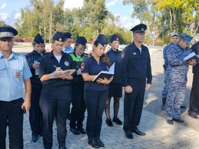 В Артеме состоялся общегородской инструктаж сотрудников полиции и представителей народной дружины, заступающих на охрану общественного порядка В Артеме состоялся общегородской инструктаж сотрудников полиции и представителей народной дружины, заступающих на охрану общественного порядка