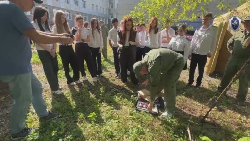 Следователи-криминалисты СКР провели уникальное учебное занятие по осмотру места происшествия с кадетами