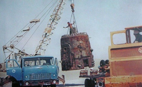 По воспоминаниям Георгия Данелии, мастерские киностудии «Мосфильм» отказались изготавливать пепелац