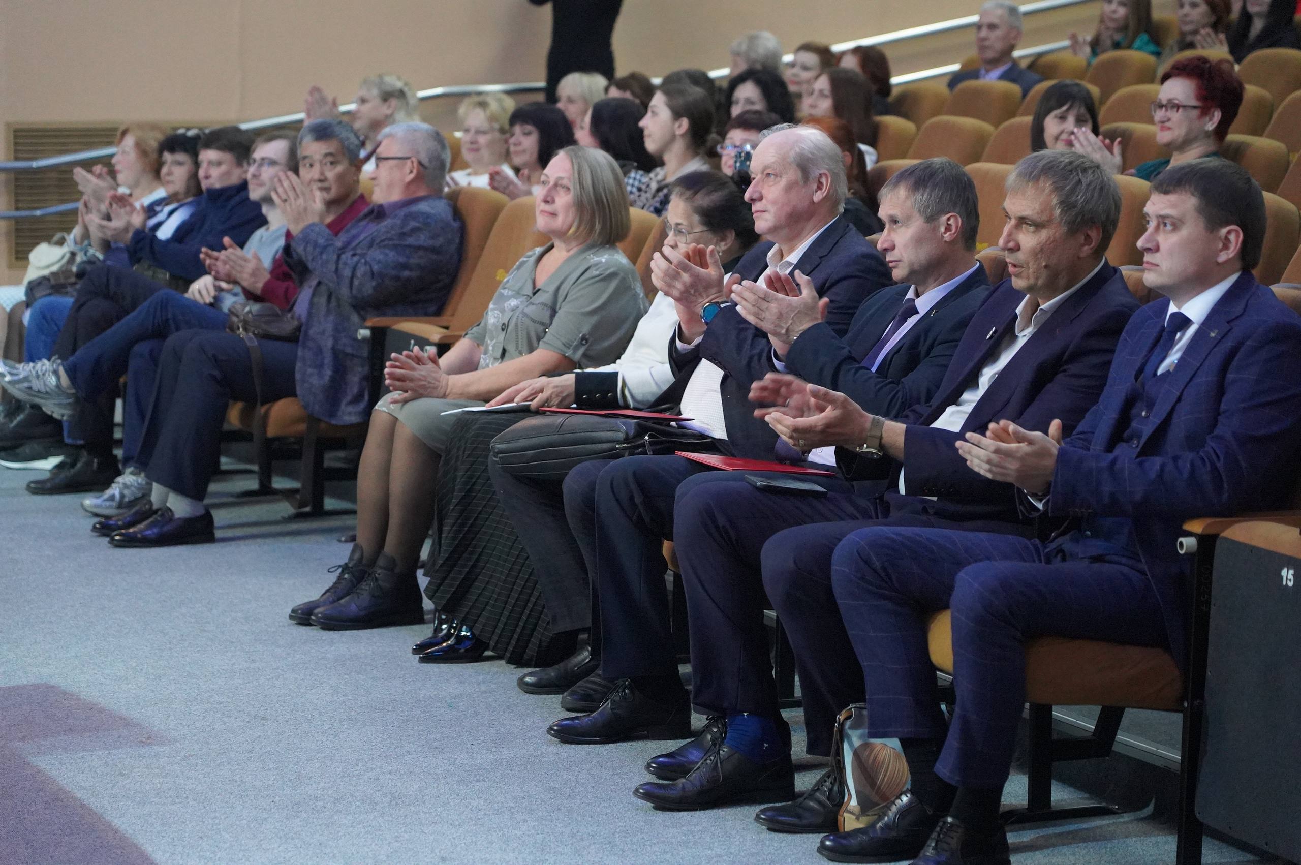 55 лет доверия и профессионализма: Уссурийская стоматологическая поликлиника отметила юбилей 55 лет доверия и профессионализма: Уссурийская стоматологическая поликлиника отметила юбилей