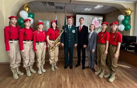 Новые сотрудники Уссурийской таможни приняли присягу в День таможенника