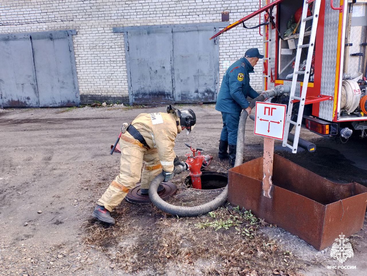 #БудниМЧС. В Арсеньеве сотрудники МЧС России провели учения на разных объектах На одном из городских предприятий жизнеобеспечения в ходе пожарно-тактических занятий они тушили условный пожар в галерее углеподачи #БудниМЧС. В Арсеньеве сотрудники МЧС России провели учения на разных объектах На одном из городских предприятий жизнеобеспечения в ходе пожарно-тактических занятий они тушили условный пожар в галерее углеподачи