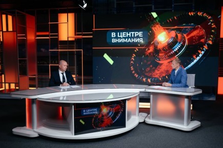 Тем временем в эфир программы ОТВ «В центре внимания» вышло долгожданное интервью с главным инженером АО «Примавтодор» Антоном Гаврилишиным