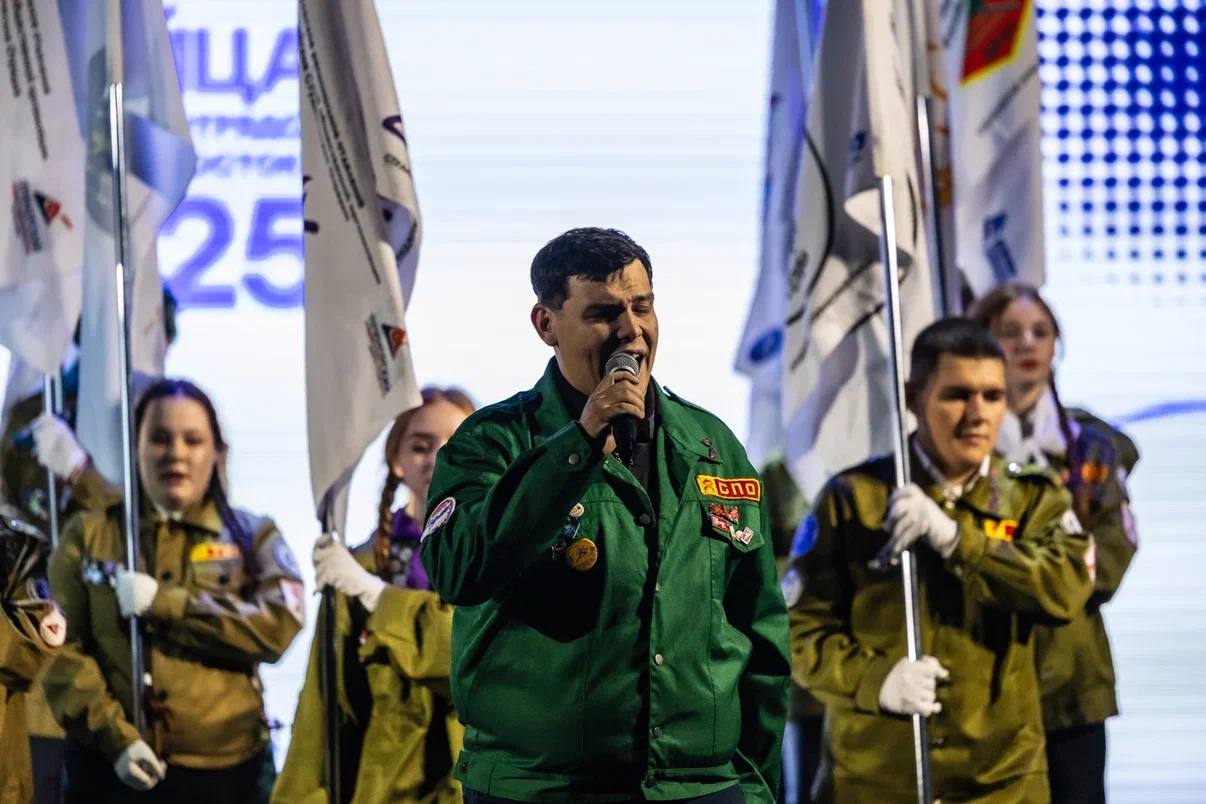 Во Владивостоке отпраздновали День бойца студенческих отрядов Во Владивостоке отпраздновали День бойца студенческих отрядов
