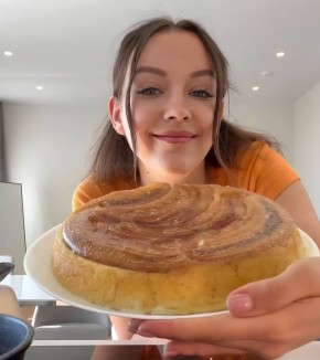Вкусный банановый пирог с карамелью за считанные минуты