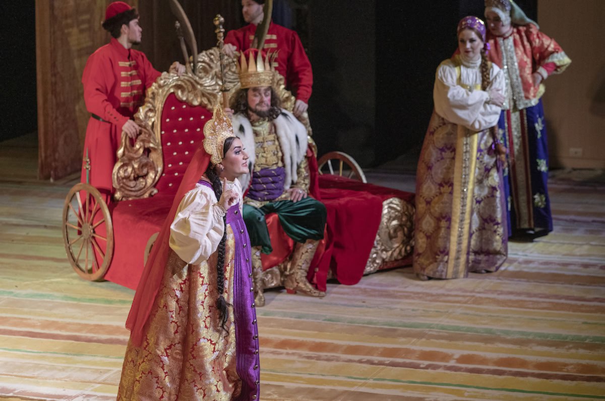 Солистка Приморской сцены Мариинского театра заняла третье место на конкурсе в Болгарии Солистка Приморской сцены Мариинского театра заняла третье место на конкурсе в Болгарии