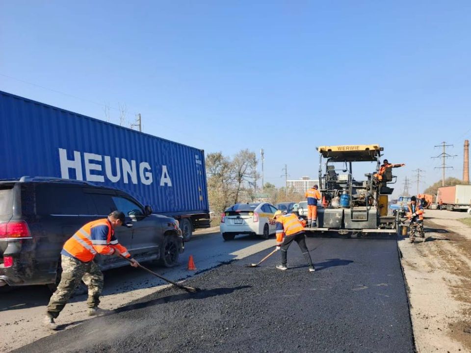 Ямочный ремонт картами провели на дороге между Уссурийском и Новоникольском в Уссурийском городском округе