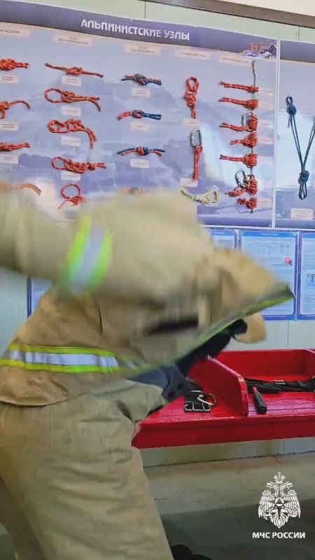 Тушение, спасение, победа: во Владивостоке прошли соревнования пожарных расчётов