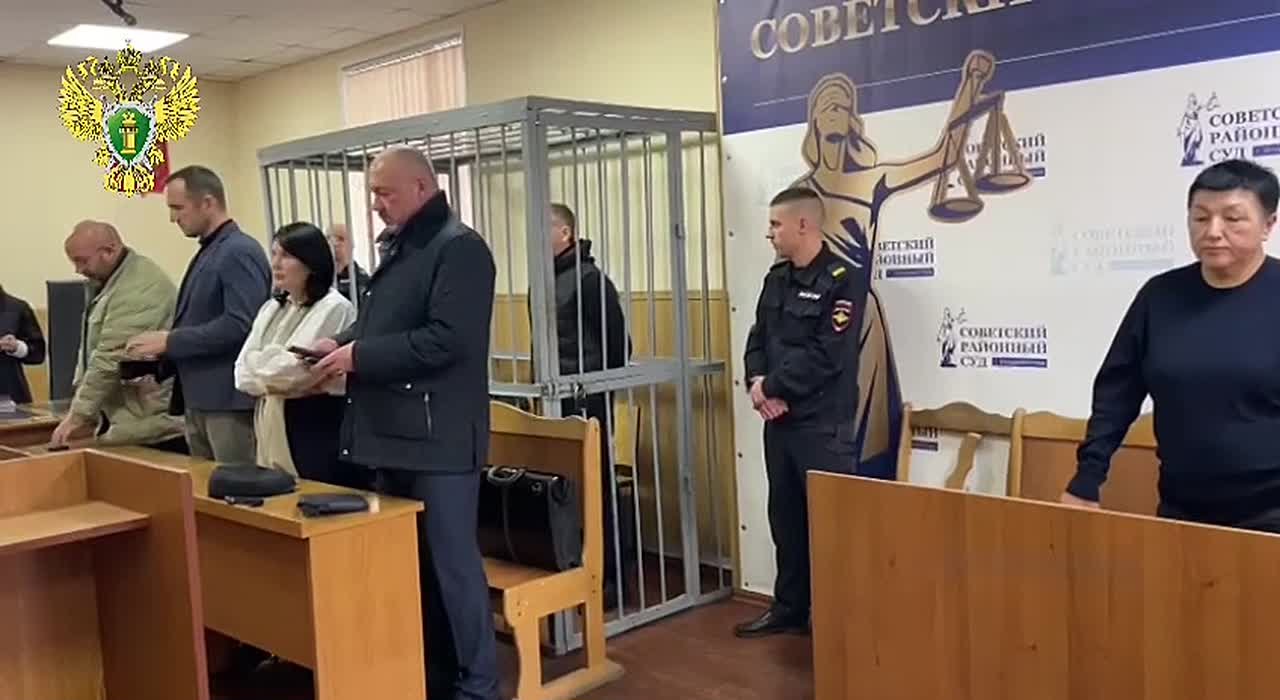 Экс-сотрудники ГИБДД Приморья осуждены за получение взяток за экзамены на права