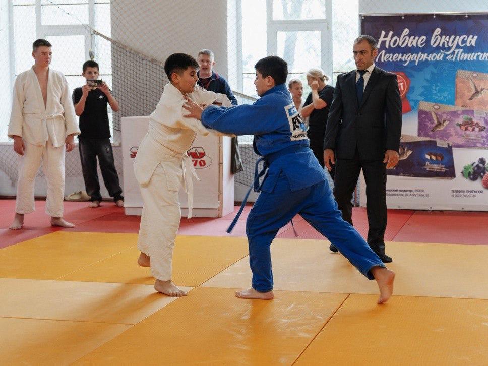 Председатель комитета ЗС ПК по регламенту, депутатской этике и организации работы Законодательного Собрания Всеволод Романов совместно с Приморской федерацией дзюдо принял участие в организации и проведении краевых...