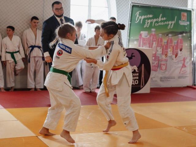 Председатель комитета ЗС ПК по регламенту, депутатской этике и организации работы Законодательного Собрания Всеволод Романов совместно с Приморской федерацией дзюдо принял участие в организации и проведении краевых... Председатель комитета ЗС ПК по регламенту, депутатской этике и организации работы Законодательного Собрания Всеволод Романов совместно с Приморской федерацией дзюдо принял участие в организации и проведении краевых...