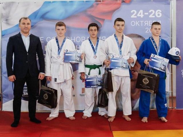 Председатель комитета ЗС ПК по регламенту, депутатской этике и организации работы Законодательного Собрания Всеволод Романов совместно с Приморской федерацией дзюдо принял участие в организации и проведении краевых... Председатель комитета ЗС ПК по регламенту, депутатской этике и организации работы Законодательного Собрания Всеволод Романов совместно с Приморской федерацией дзюдо принял участие в организации и проведении краевых...