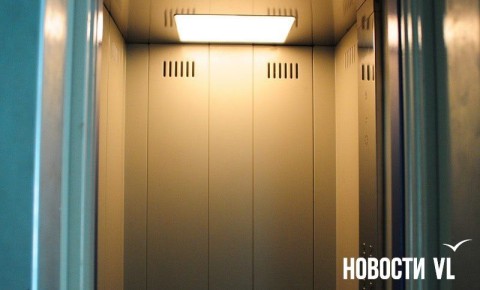 Лифты сломаны: в палаты тысячекоечной больницы Владивостока люди теперь поднимаются пешком