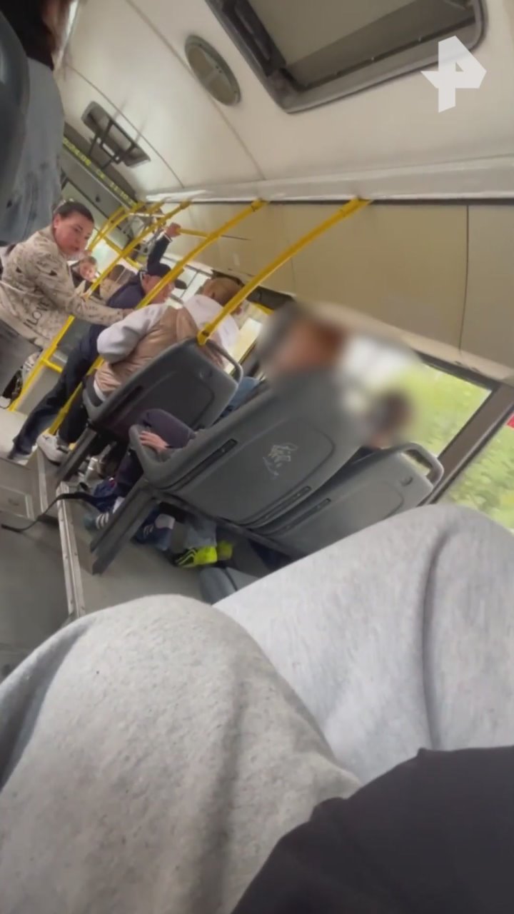 "Не просто же так": приморец ударил по лицу школьницу за маты в автобусе