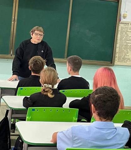 В Надеждинском районе Приморья ветеран МВД провела профилактическую беседу с несовершеннолетними