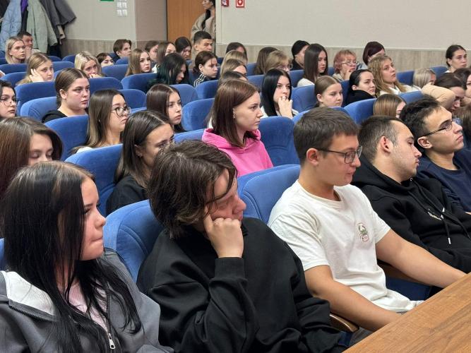 Владивостокские транспортные полицейские провели профориентационную беседу для студентов Владивостокские транспортные полицейские провели профориентационную беседу для студентов