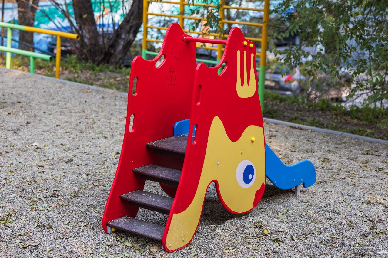 Константин Шестаков: Новая спортивная площадка сделана на Океанском проспекте, 140 Константин Шестаков: Новая спортивная площадка сделана на Океанском проспекте, 140