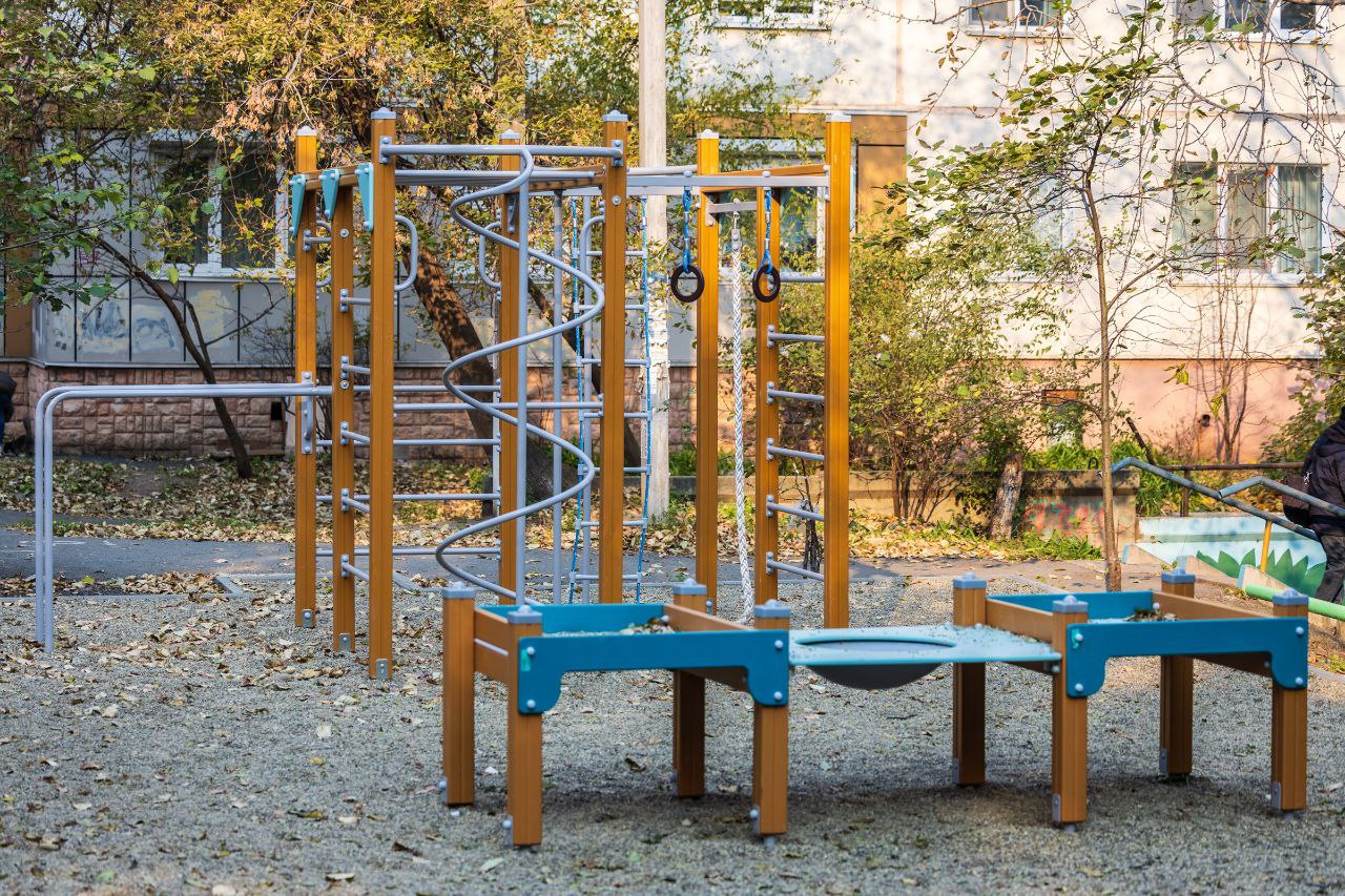 Константин Шестаков: Новая спортивная площадка сделана на Океанском проспекте, 140 Константин Шестаков: Новая спортивная площадка сделана на Океанском проспекте, 140