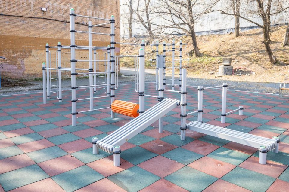 Константин Шестаков: Во Владивостоке школы преображаются благодаря активному участию в проектах инициативного бюджетирования «Твой проект» и «Молодежный бюджет»