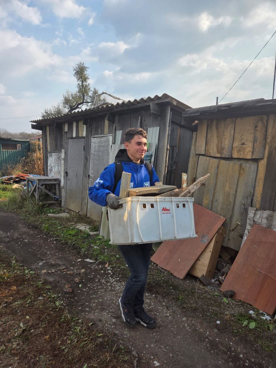 Октябрьские дни не только наполняются яркой осенней листвой, но и добрыми делами
