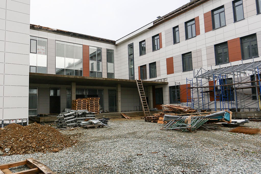 В Находке будущая поликлиника на Тиссовой утеплена и готова к холодам В Находке будущая поликлиника на Тиссовой утеплена и готова к холодам