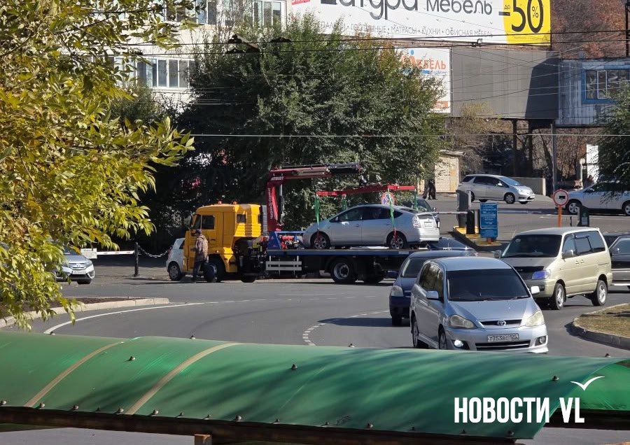 Служба эвакуаторов Владивостока за первые 10 дней вывезла 48 авто, работая даже по ночам